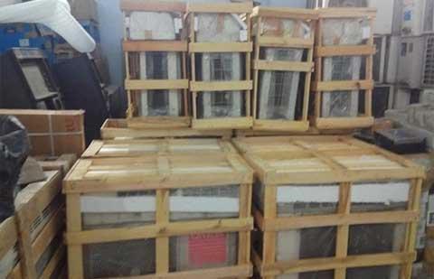 Pari Cargo Packer Removers Loading