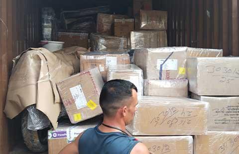 Time Line Cargo Packers Movers Unloading