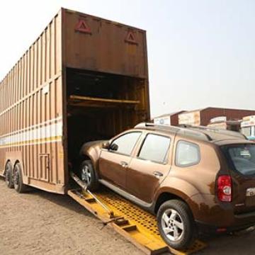 D2-Packers-and-Movers-Car-Transportation