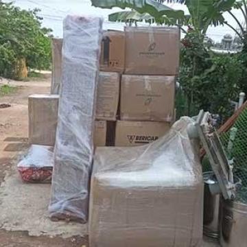 Gold Packers Movers Unloading