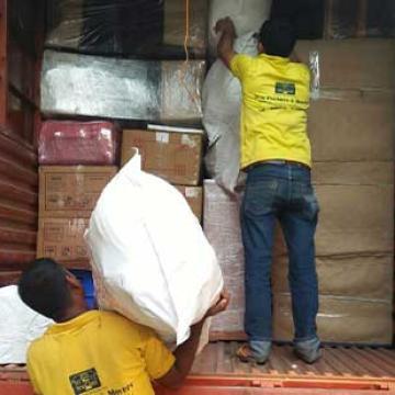 Max-Packers-Movers-Loading.jpg