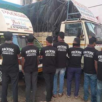 PackSol-Packers-Movers-Team.jpg