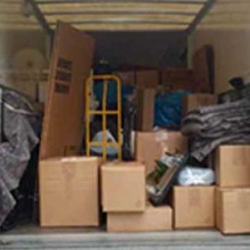 Raj-International-Packers-Movers-Unloading.jpg